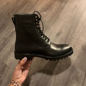 Men’s lace up combat boot